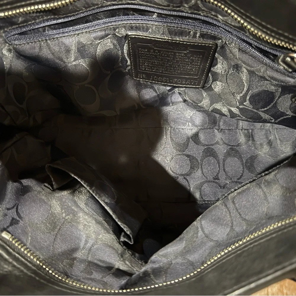 Black Leather Shoulder Bag - Picture 3 of 6